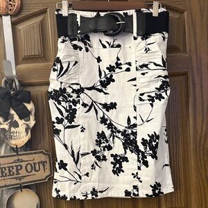 Elegant Black and White Floral Pencil Skirt